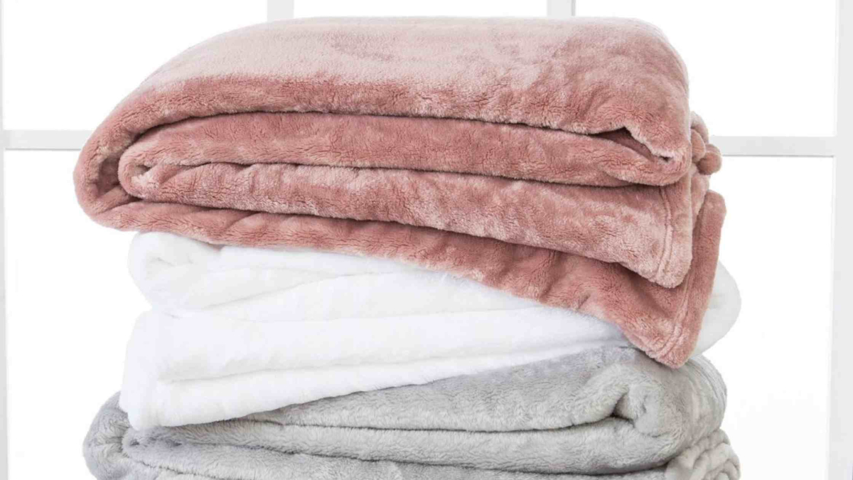 Australia's Best Warm Blankets for Winter 2023 Reviews